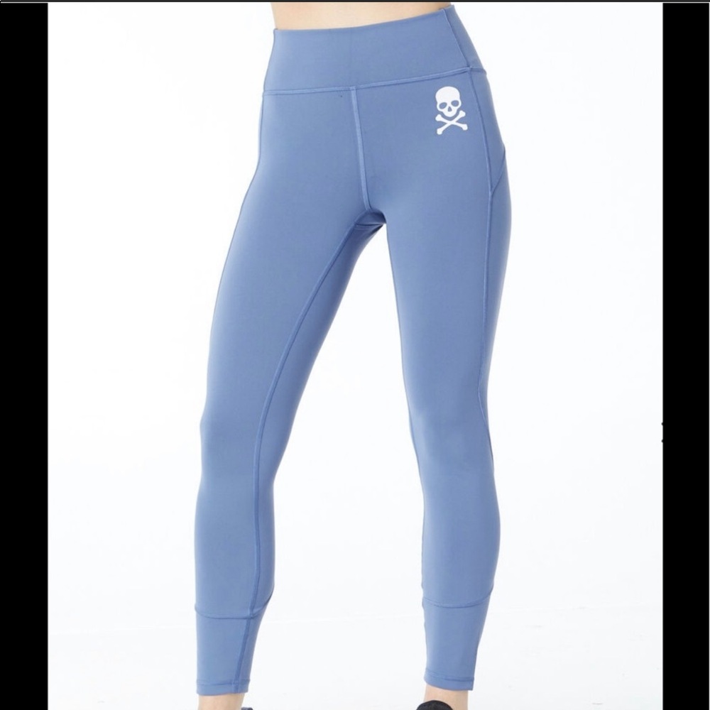 New with tags Oasis Lululemon In movement tight 25”